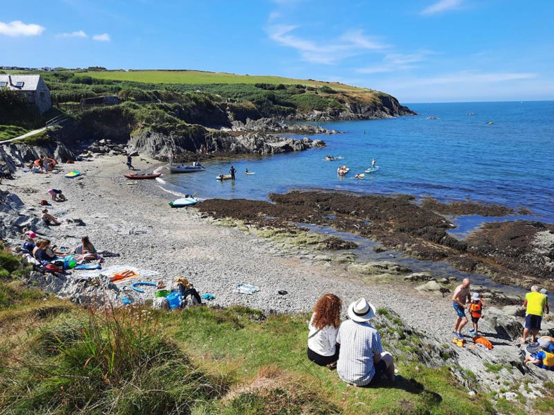 Bettws Beach is en-route from Parrog to Cwm. Bettws Beach is en-route from Parrog to Cwm