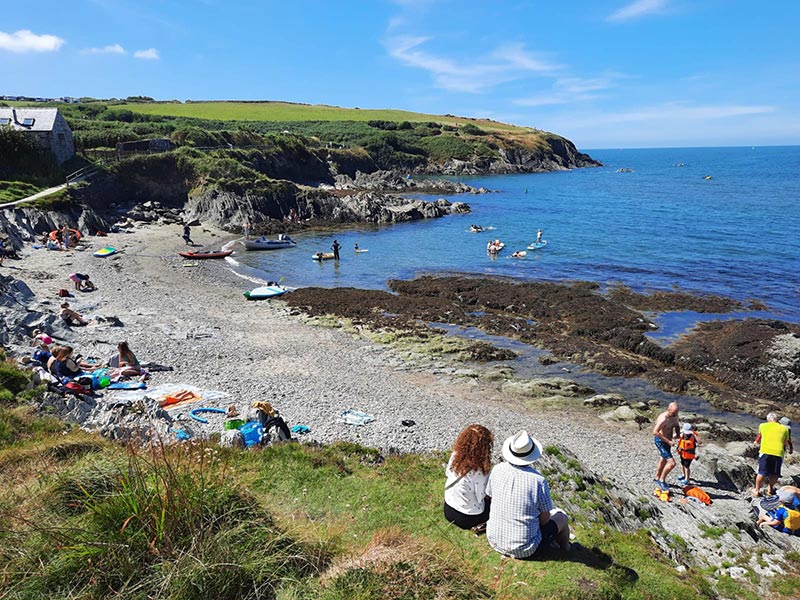 Bettws Beach is en-route from Parrog to Cwm