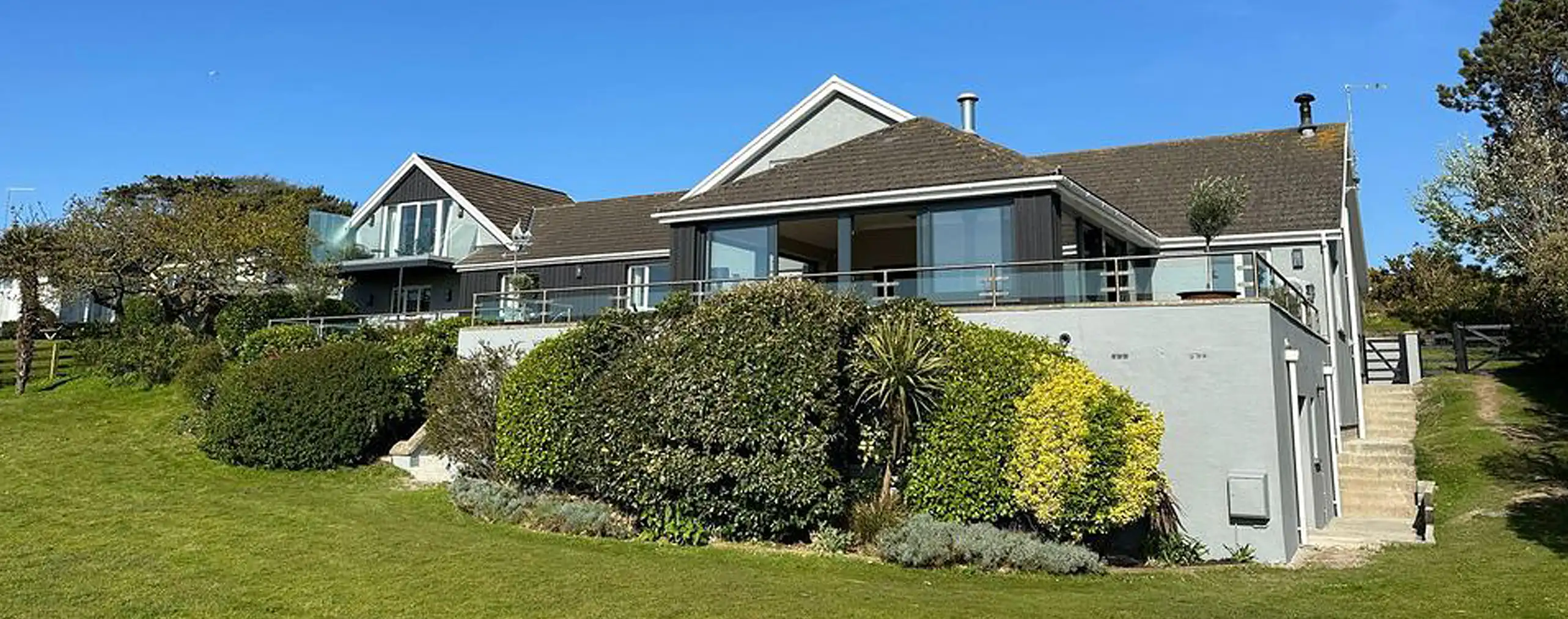 Abernyfer Beach House, Newport