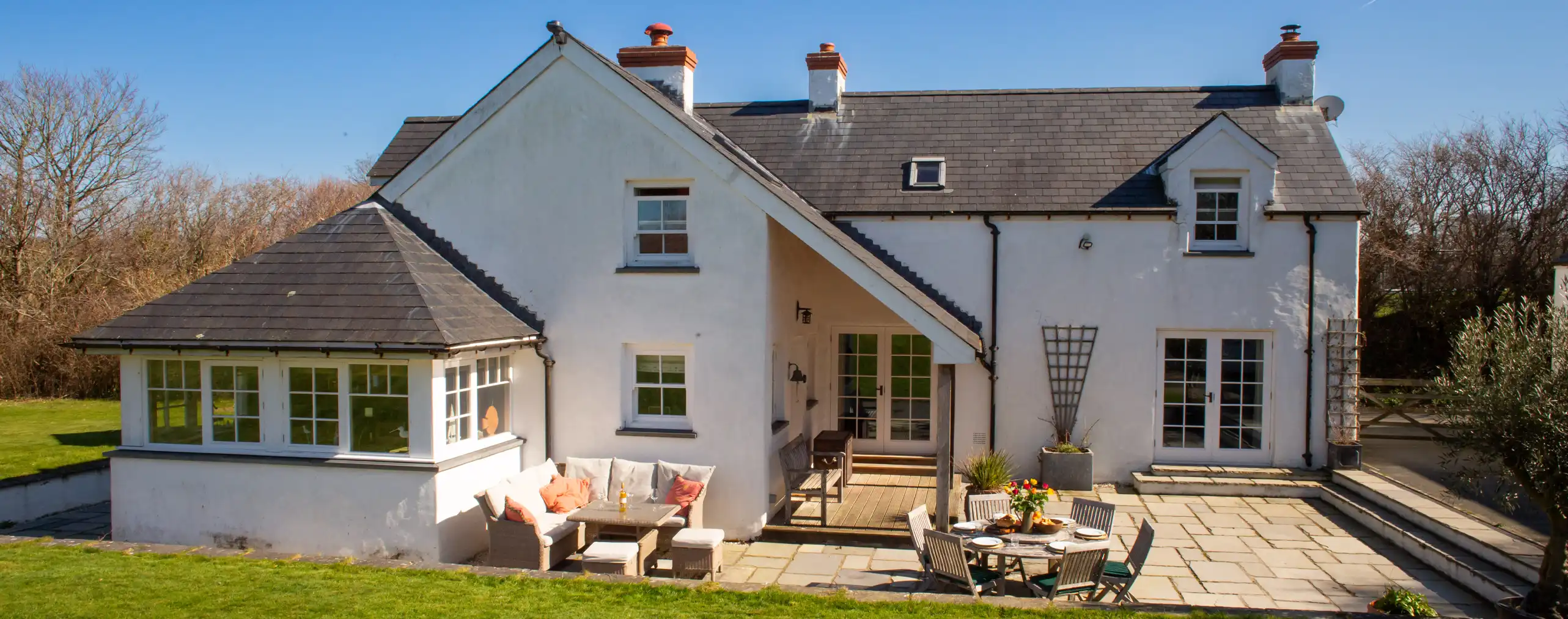 Ol y Don Newport, Pembrokeshire