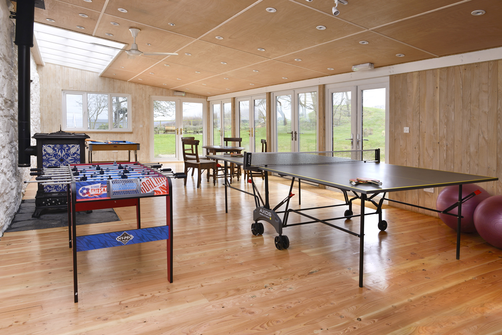 Large games and function area Large games and function area